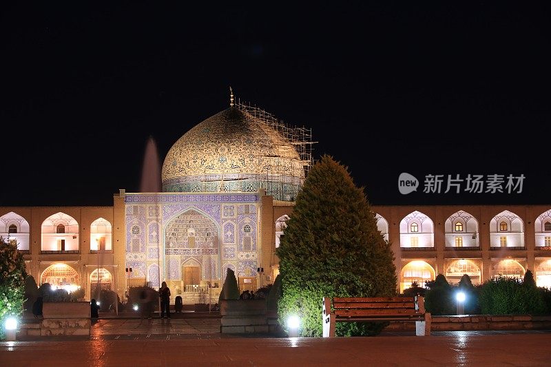 伊朗伊斯法罕Naqsh-e Jahan广场上的Sheikh Lotfollah清真寺